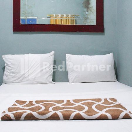 Snow White Residence Near Grogol Mitra Reddoorz Jakarta Bagian luar foto