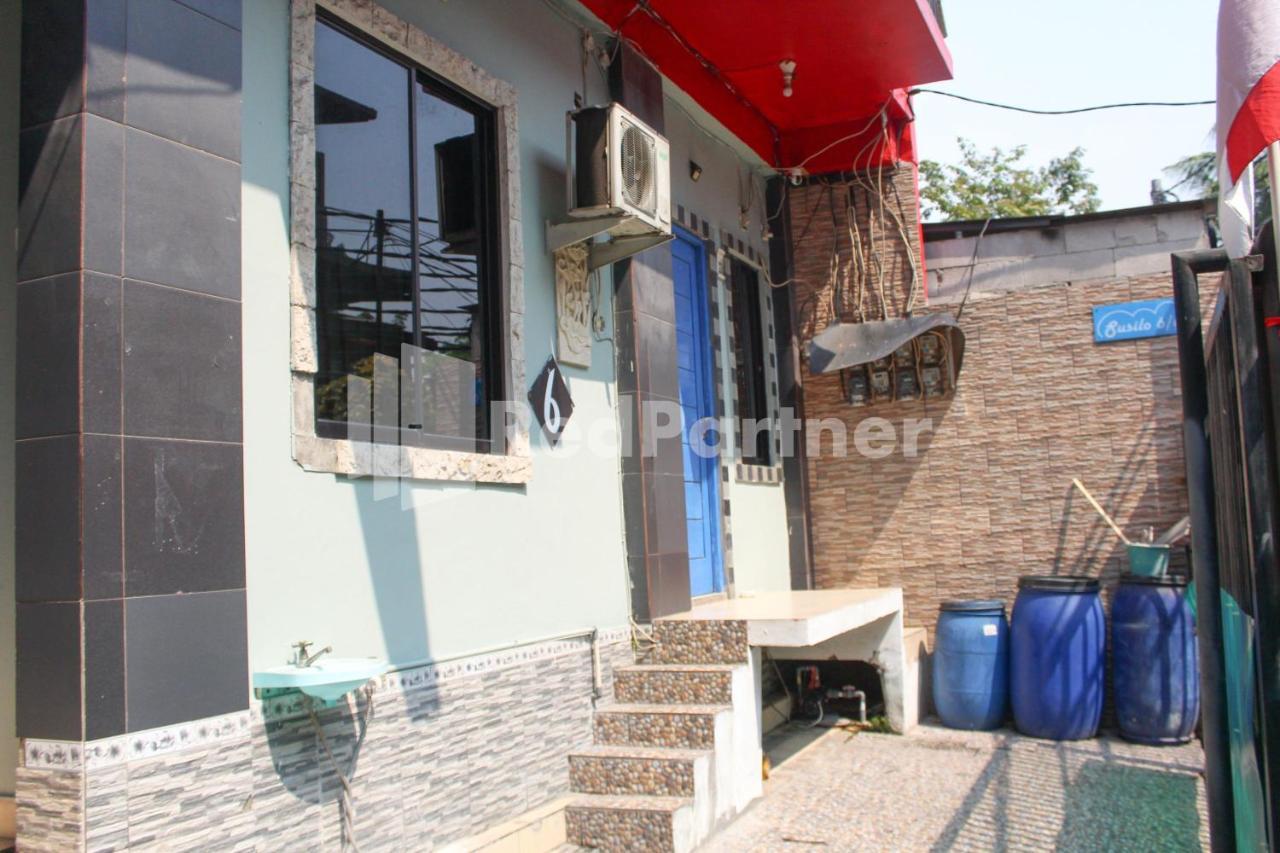 Snow White Residence Near Grogol Mitra Reddoorz Jakarta Bagian luar foto