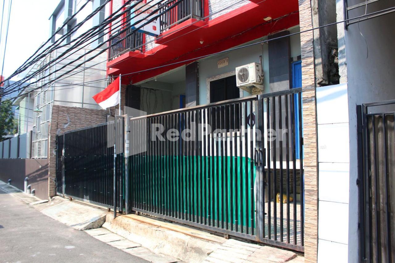 Snow White Residence Near Grogol Mitra Reddoorz Jakarta Bagian luar foto