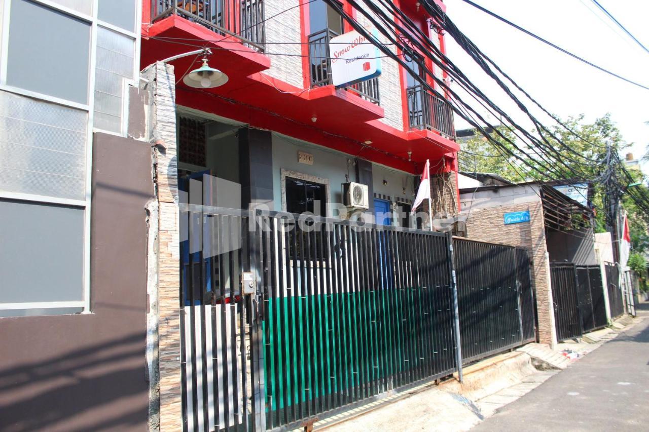 Snow White Residence Near Grogol Mitra Reddoorz Jakarta Bagian luar foto