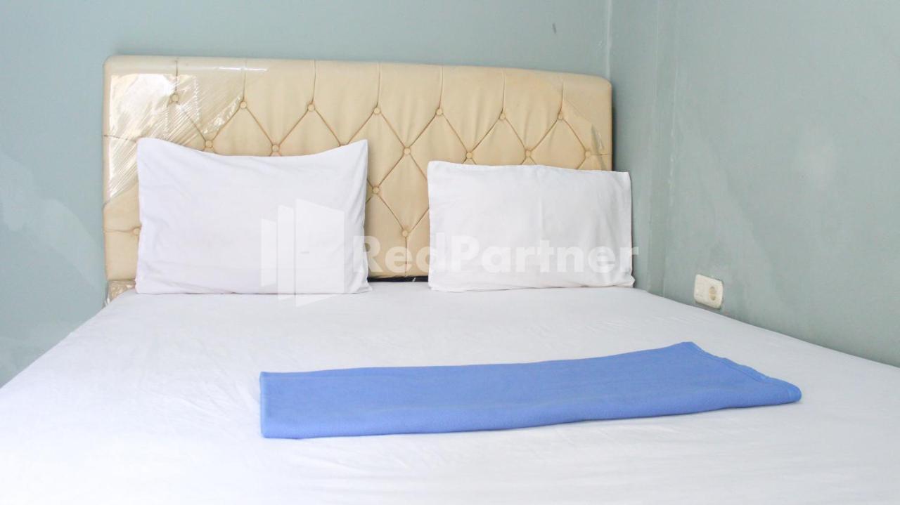 Snow White Residence Near Grogol Mitra Reddoorz Jakarta Bagian luar foto